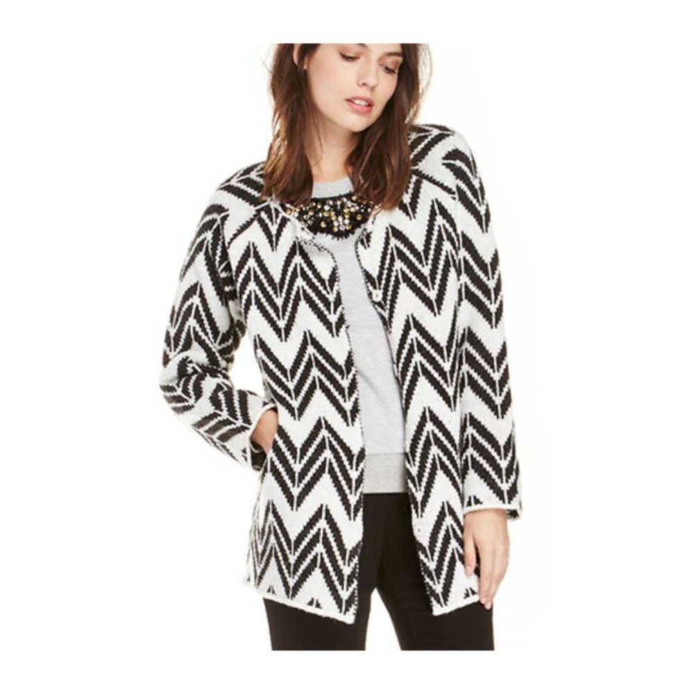 JOA ~Black + White Zig Zag Chevron Stripe Fuzzy Cardigan Sweater in size Medium